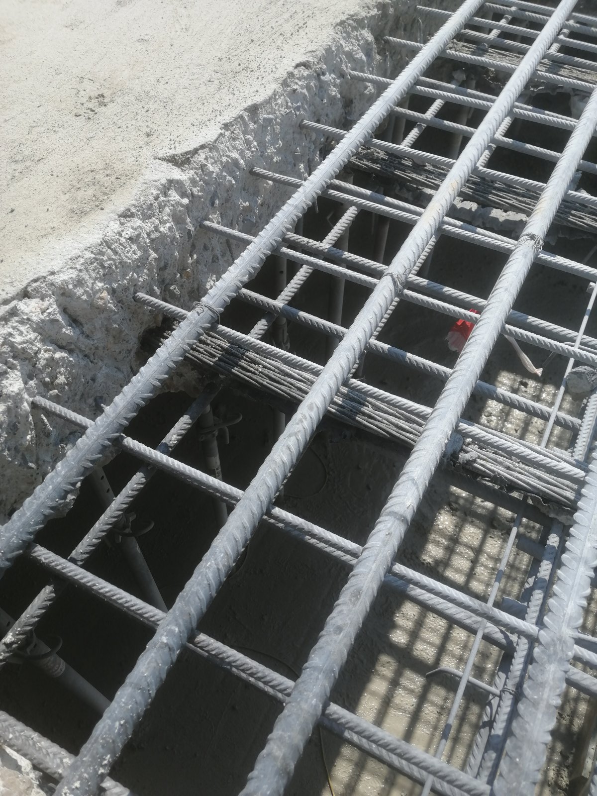 Hydrodémolition de béton en Suisse romande, intervention haute pression