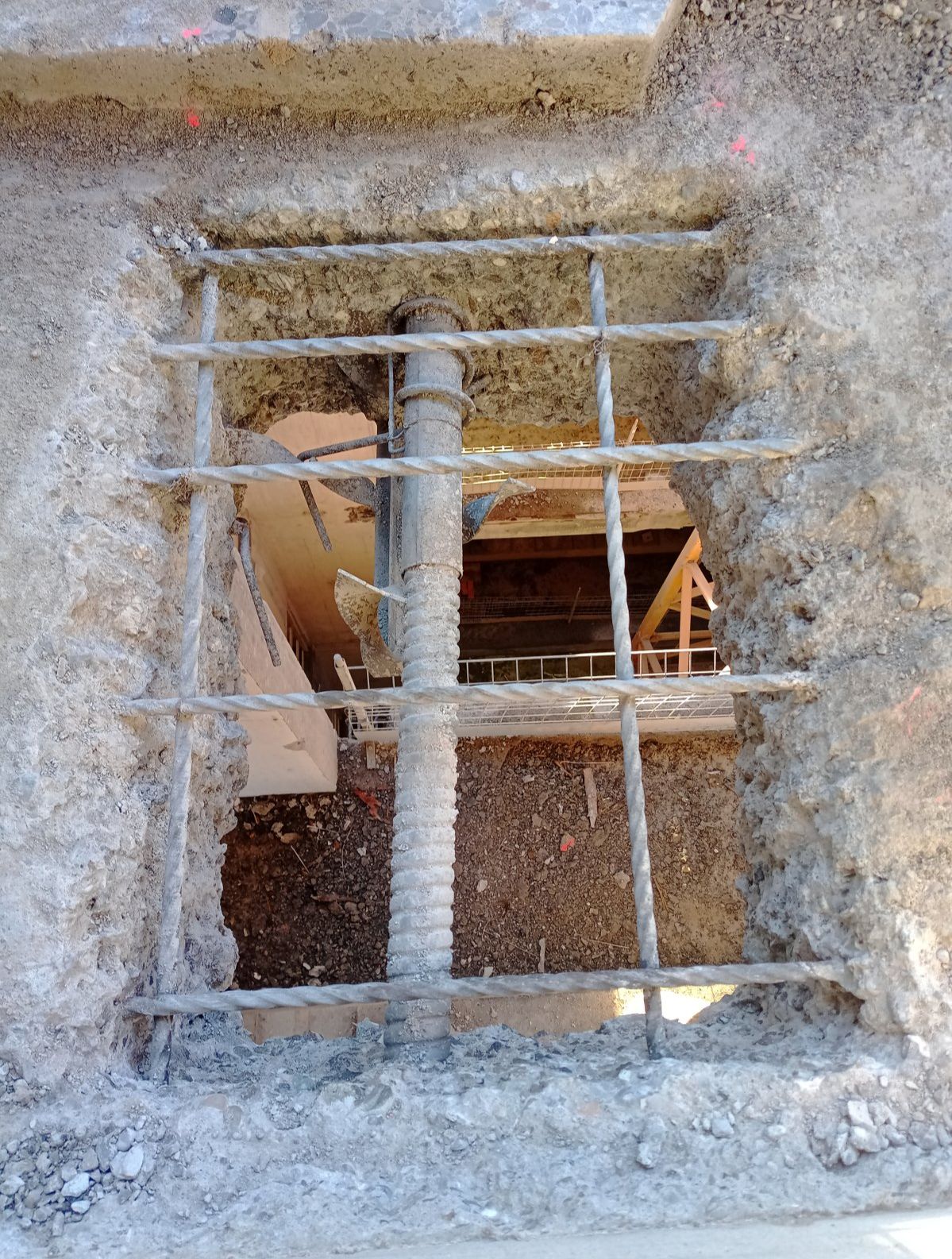  Hydrodémolition robotisée pour grandes surfaces béton en Suisse romande